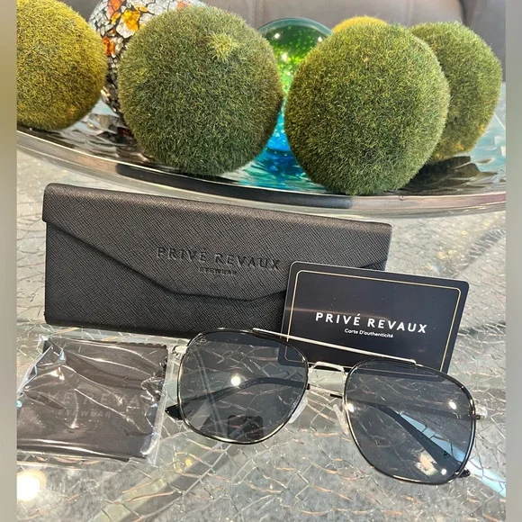Prive Revaux NIB Full Set Unisex Polarized Sunglasses Aviator Silver Floridian - Picture 3 of 8